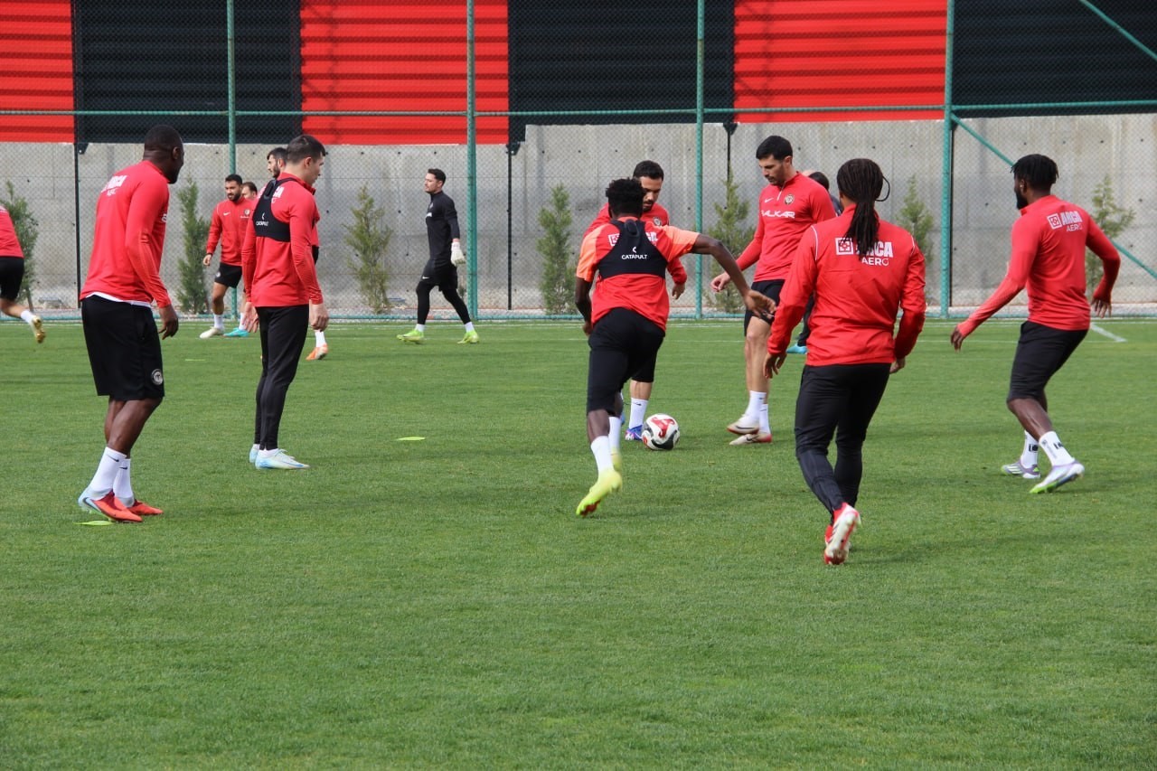 Çorum FK, Bandırmaspor hazırlıklarını sürdürdü 9 corum fk bandirmaspor hazirliklarini surdurdu 5 RzG7z1w8