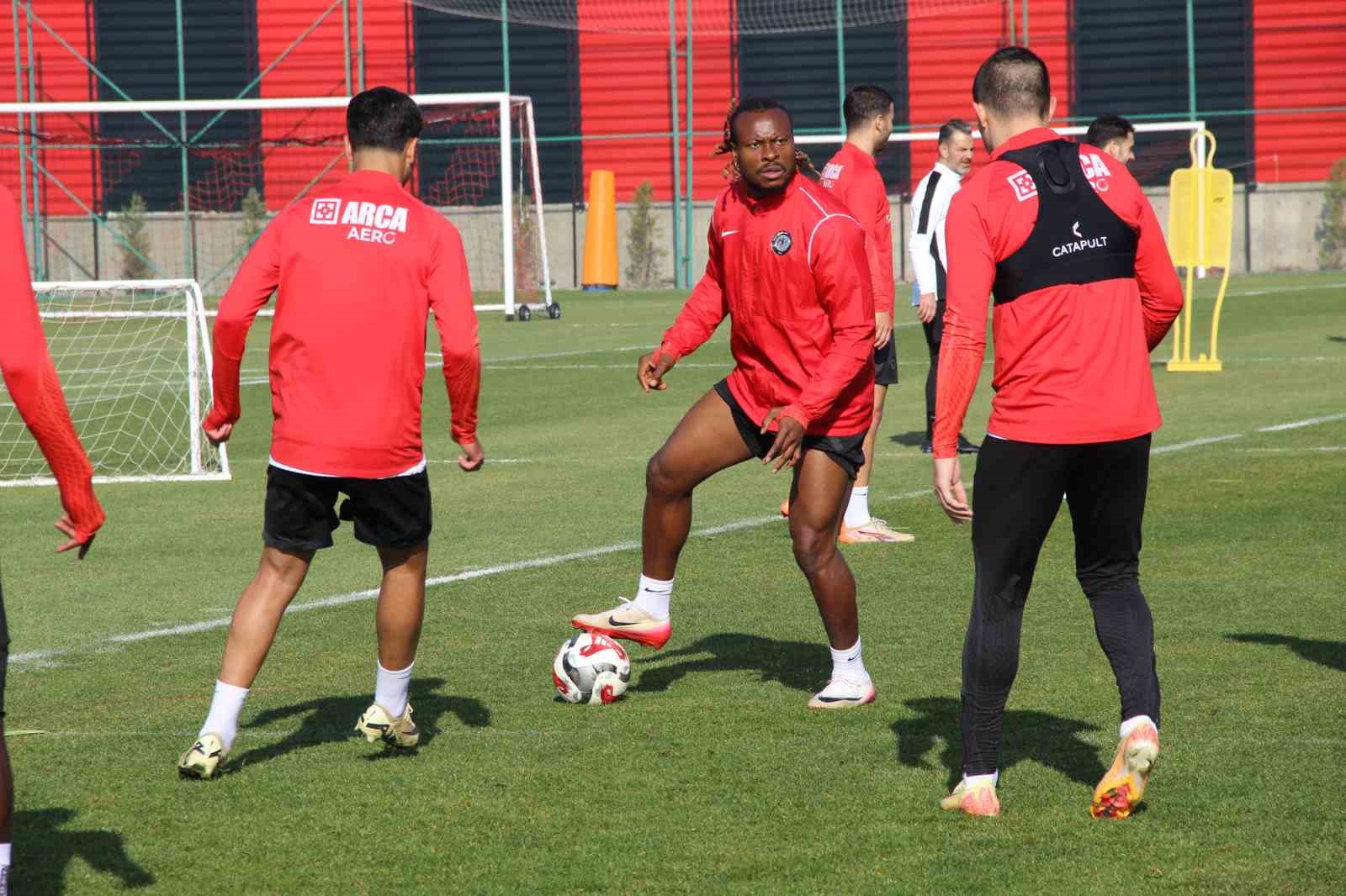 Çorum FK, Süper Lig ekibi Alanyaspor ile oynayacağı maçın hazırlıklarını tamamladı 5 corum fk super lig ekibi alanyaspor ile oynayacagi macin hazirliklarini tamamladi 1 DMuKBEUm