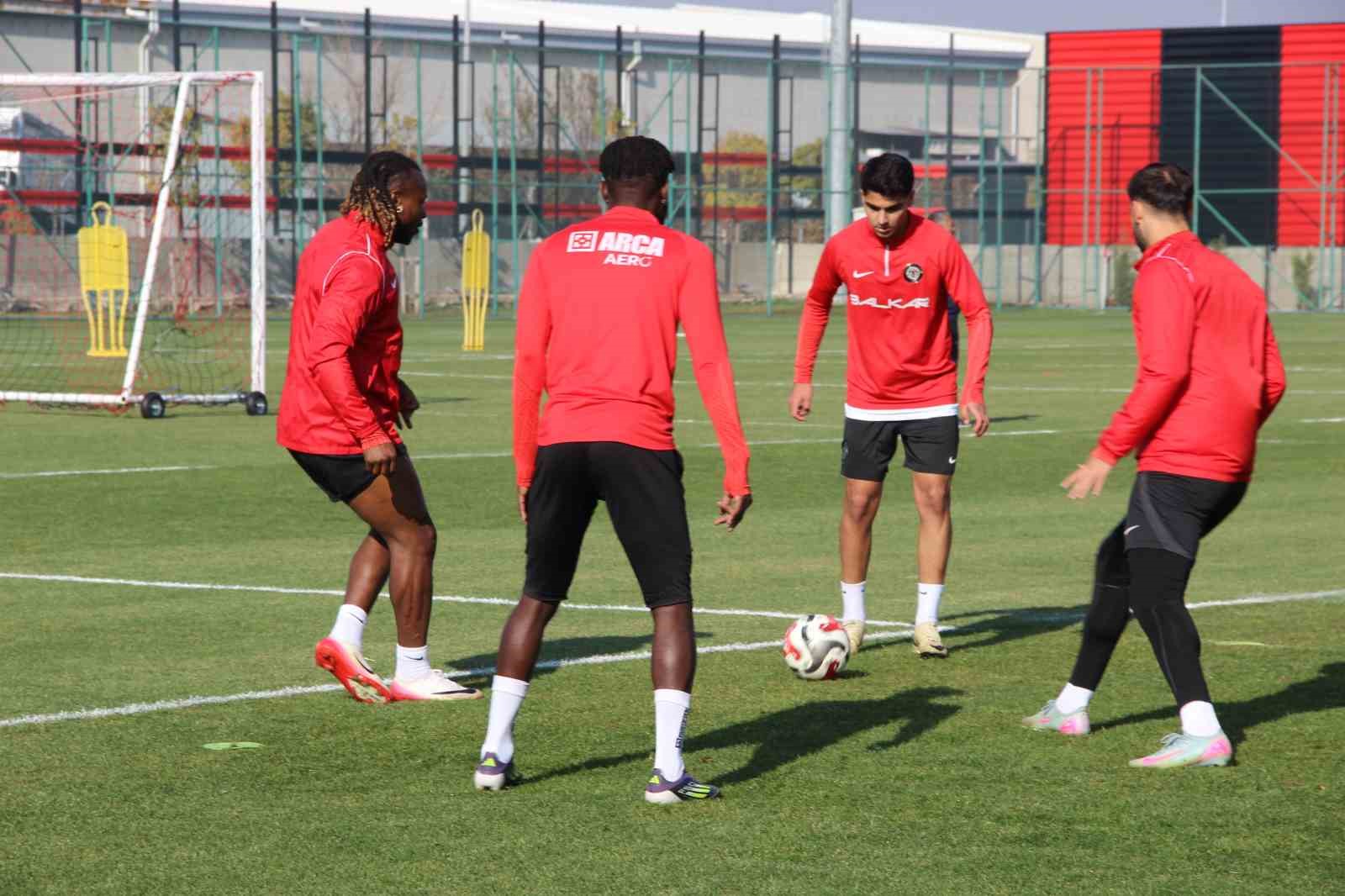 Çorum FK, Süper Lig ekibi Alanyaspor ile oynayacağı maçın hazırlıklarını tamamladı 6 corum fk super lig ekibi alanyaspor ile oynayacagi macin hazirliklarini tamamladi 2 1Avpwwe4
