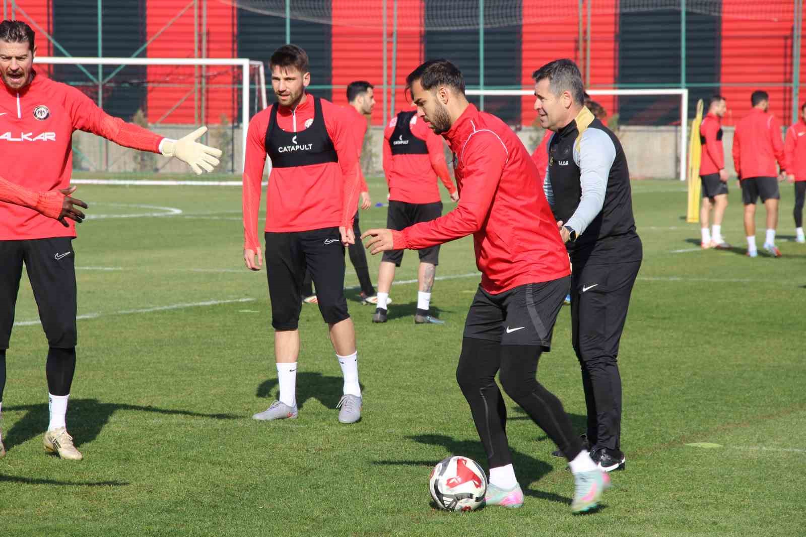 Çorum FK, Süper Lig ekibi Alanyaspor ile oynayacağı maçın hazırlıklarını tamamladı 11 corum fk super lig ekibi alanyaspor ile oynayacagi macin hazirliklarini tamamladi 7 EIQzzzRi