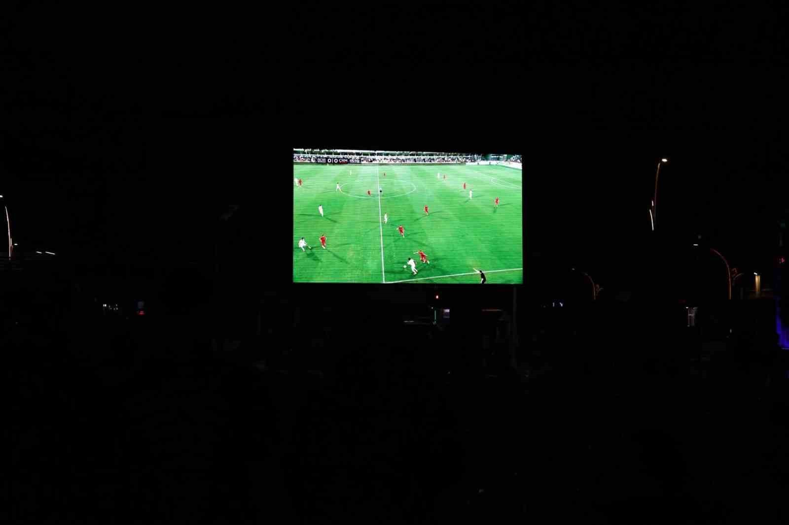 corum fk taraftarlari play off macini dev ekrandan izledi 10 16zJwynL