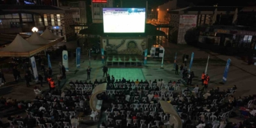 corum-fk-taraftarlari-play-off-macini-dev-ekrandan-izledi-DWwYUSdX.jpg