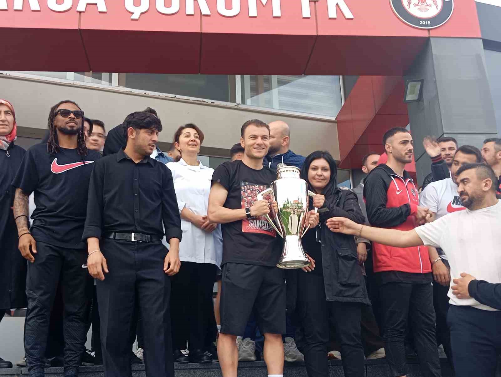 corum fkda super lig coskusu tarihi zaferin ardindan takim kafilesine gorkemli karsilama 7 621RX8RY