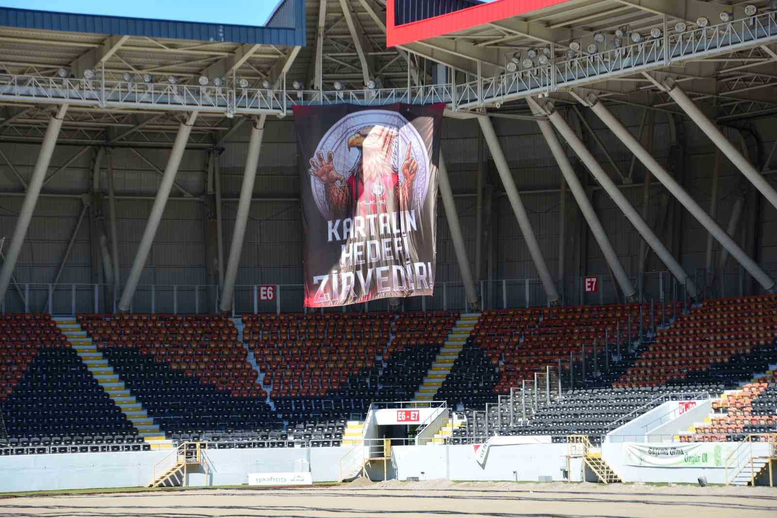 corum sehir stadyumunda super lig mesaisi 3