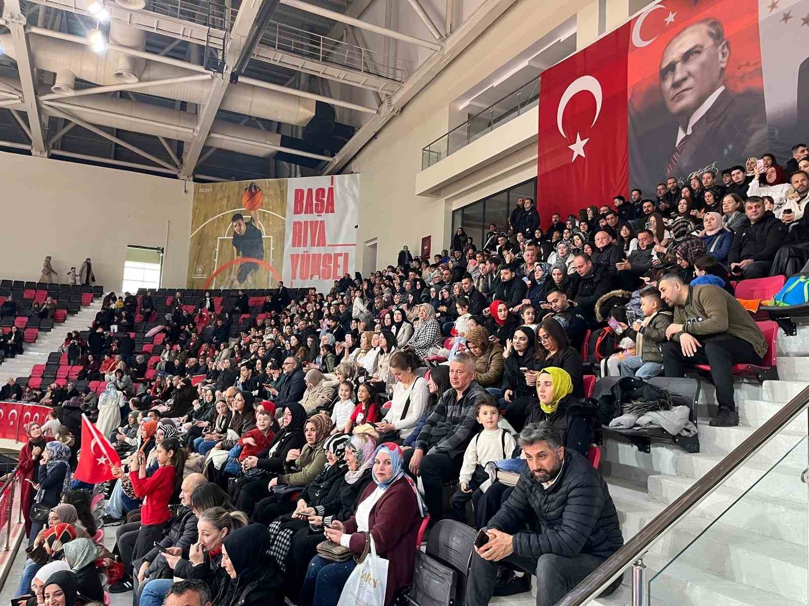 Çorum’da 23 Nisan coşkusu 5 corumda 23 nisan coskusu 1 YTdmKgQz