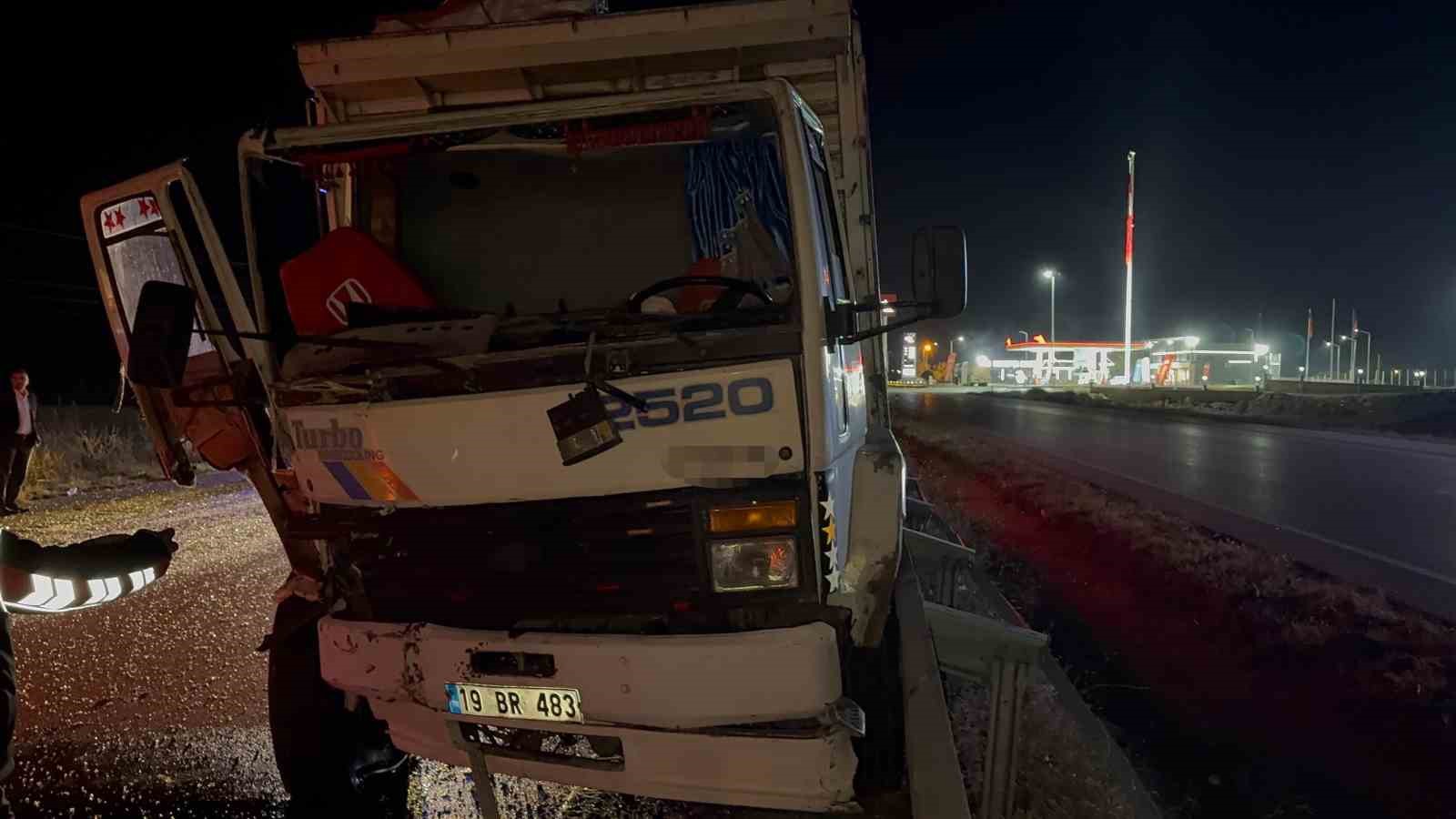corumda 5 aracli zincirleme kaza 3 yarali 2 SSBpyntE
