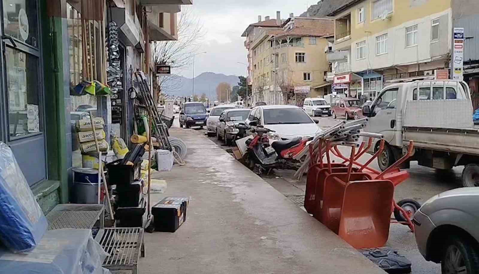 corumda akilalmaz olay eline ne gectiyse yola firlatti 3 KRHOkKvW