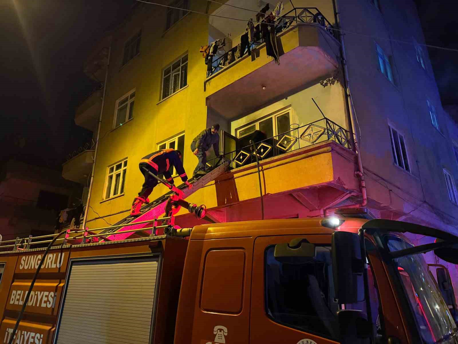 corumda apartmanda cikan yanginda 10 kisi dumandan etkilendi 4 At9wMmhY