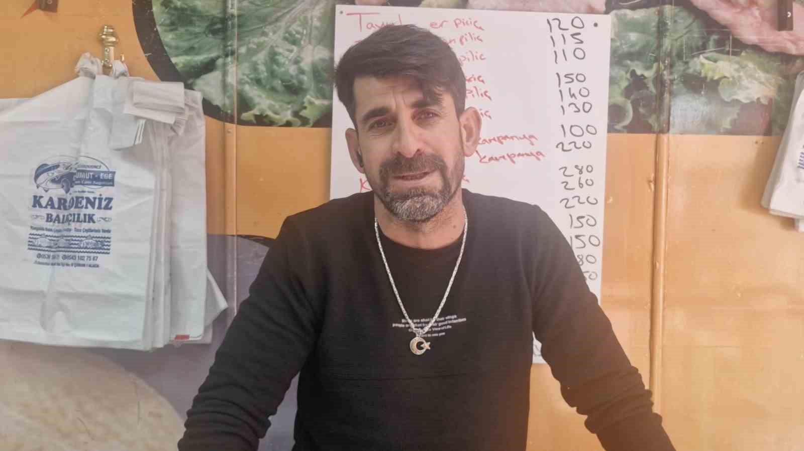 corumda balikci baba ve oglu 100 kasa ucretsiz balik dagitti 3 DhFOM2iP