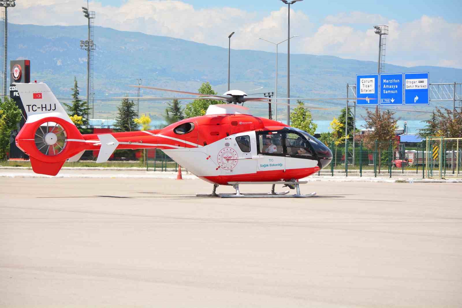 Çorum’da balkondan düşen çocuk ağır yaralandı, ambulans helikopterle Ankara’ya sevk edildi 5 corumda balkondan dusen cocuk agir yaralandi ambulans helikopterle ankaraya sevk edildi 1 4Q2B8sWN