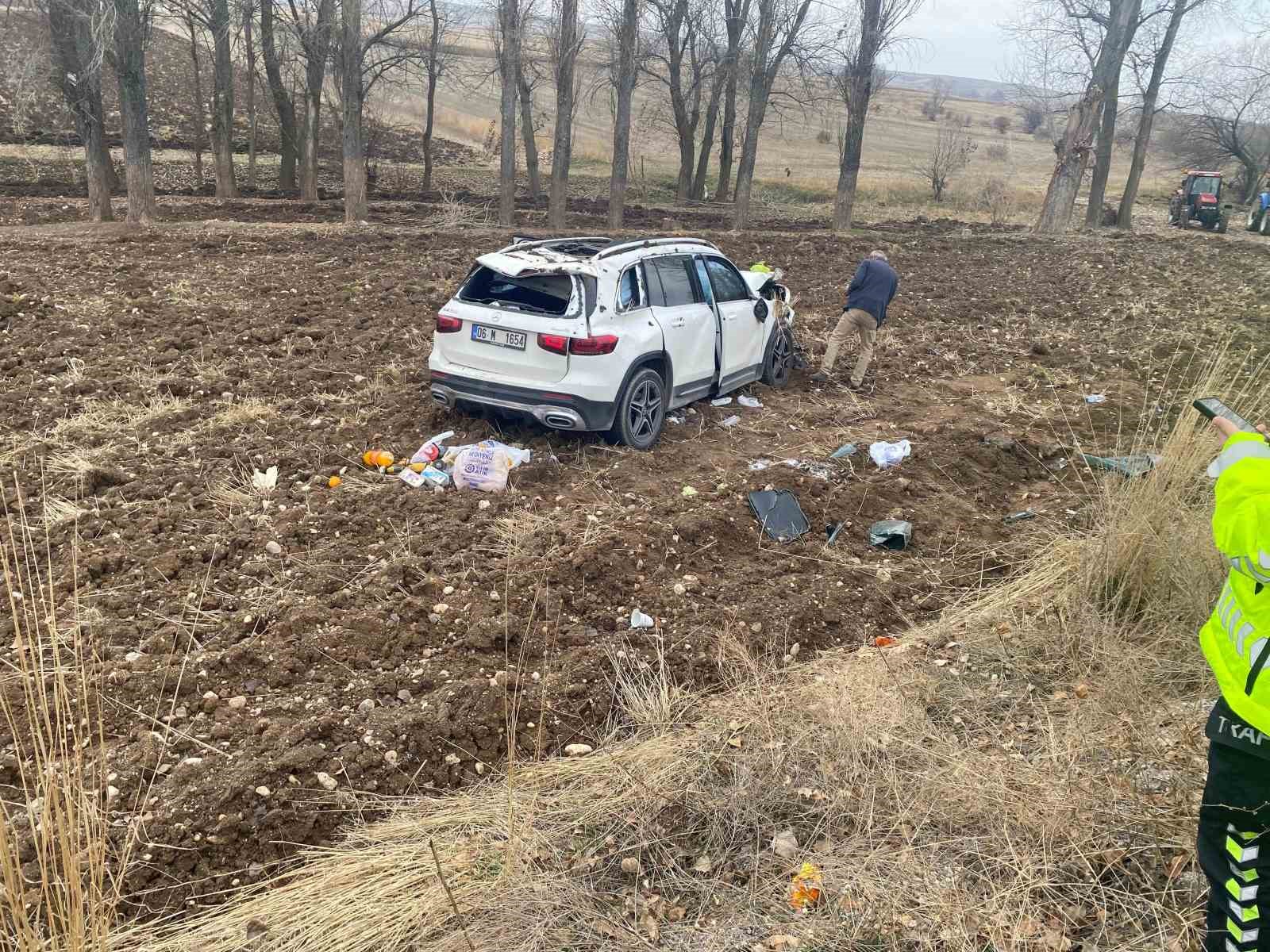 Çorum’da cip takla attı: 2 yaralı 6 corumda cip takla atti 2 yarali 2 rDuKsnbD