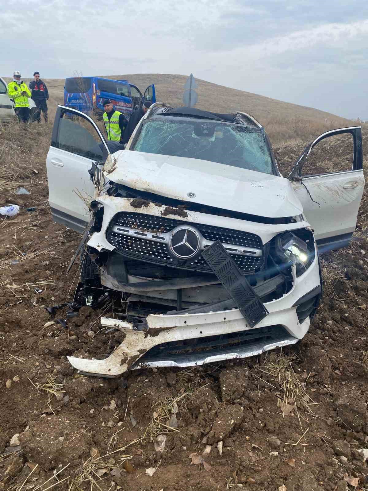 Çorum’da cip takla attı: 2 yaralı 7 corumda cip takla atti 2 yarali 3