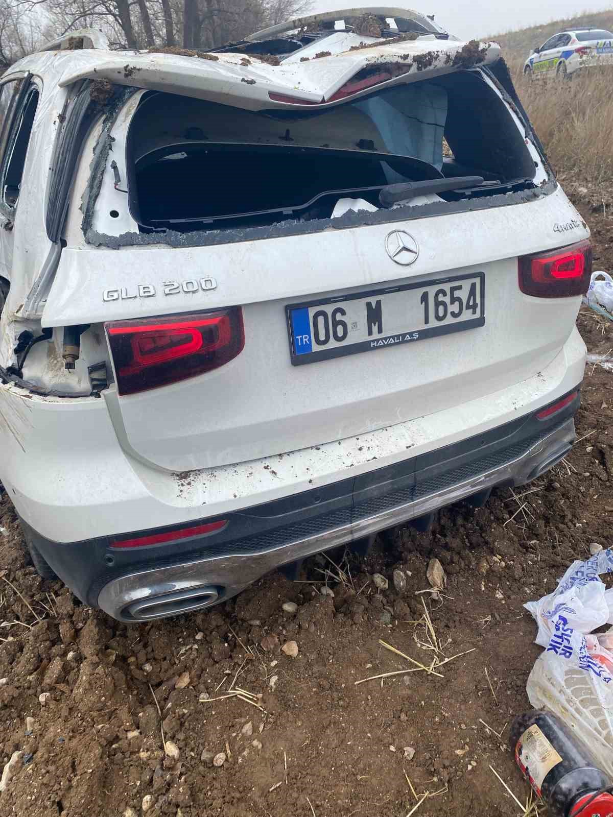Çorum’da cip takla attı: 2 yaralı 8 corumda cip takla atti 2 yarali 4 V9q3CVZ8