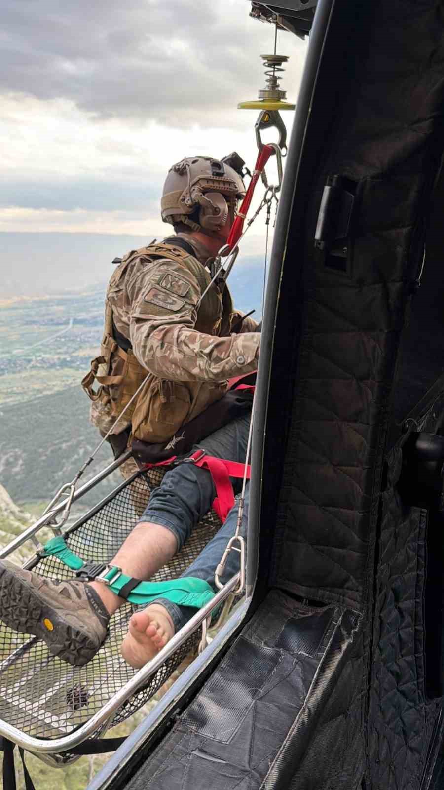 corumda dag yuruyusu sirasinda kaybolan sahis helikopterle kurtarildi 1 kzStgMJU