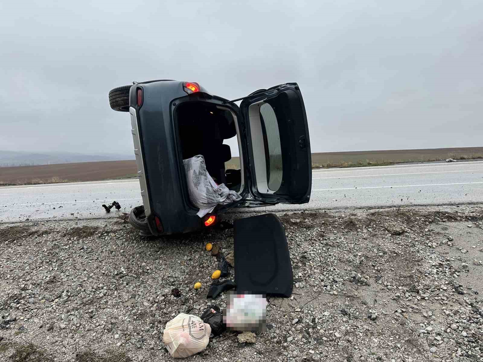 Çorum’da devrilen otomobildeki 5 kişi yaralandı 4 corumda devrilen otomobildeki 5 kisi yaralandi 0 Ck4CtgBr
