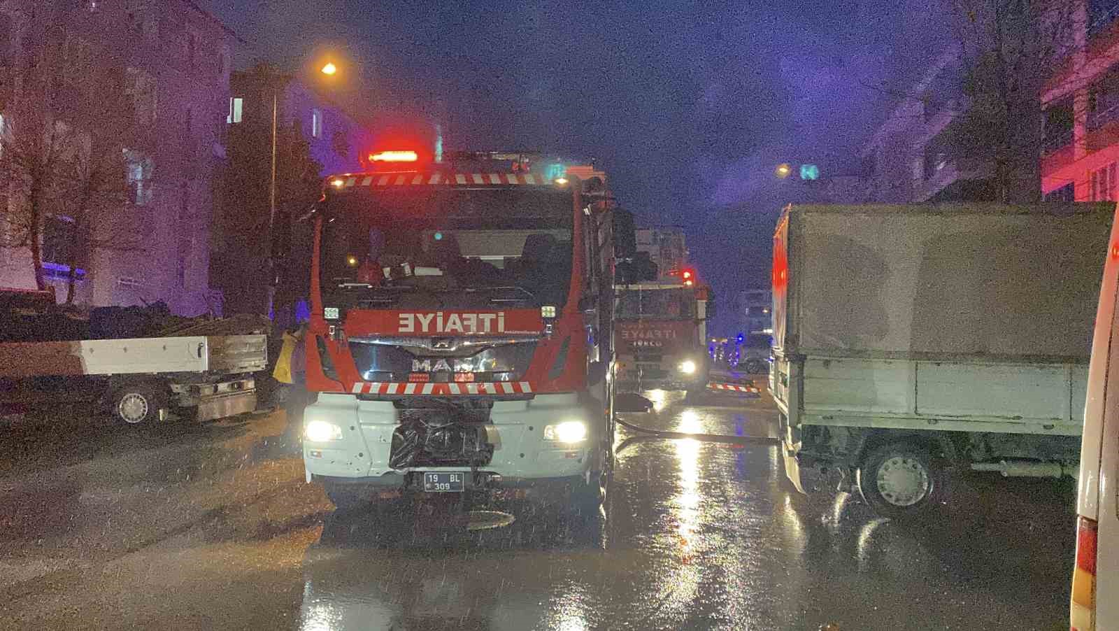 corumda ev yangini mahsur kalan aileyi itfaiye kurtardi 2 rEIOMI3R