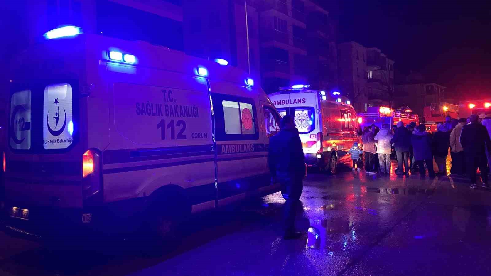 corumda ev yangini mahsur kalan aileyi itfaiye kurtardi 5 nWIic96S