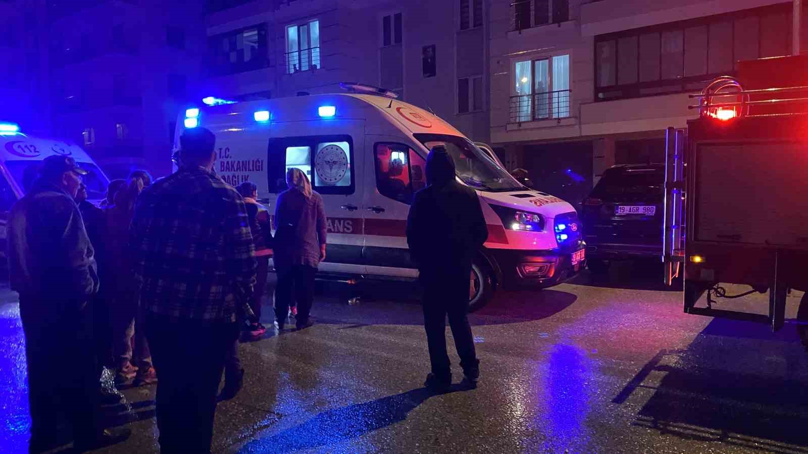 corumda ev yangini mahsur kalan aileyi itfaiye kurtardi 6 cu4EZF9J