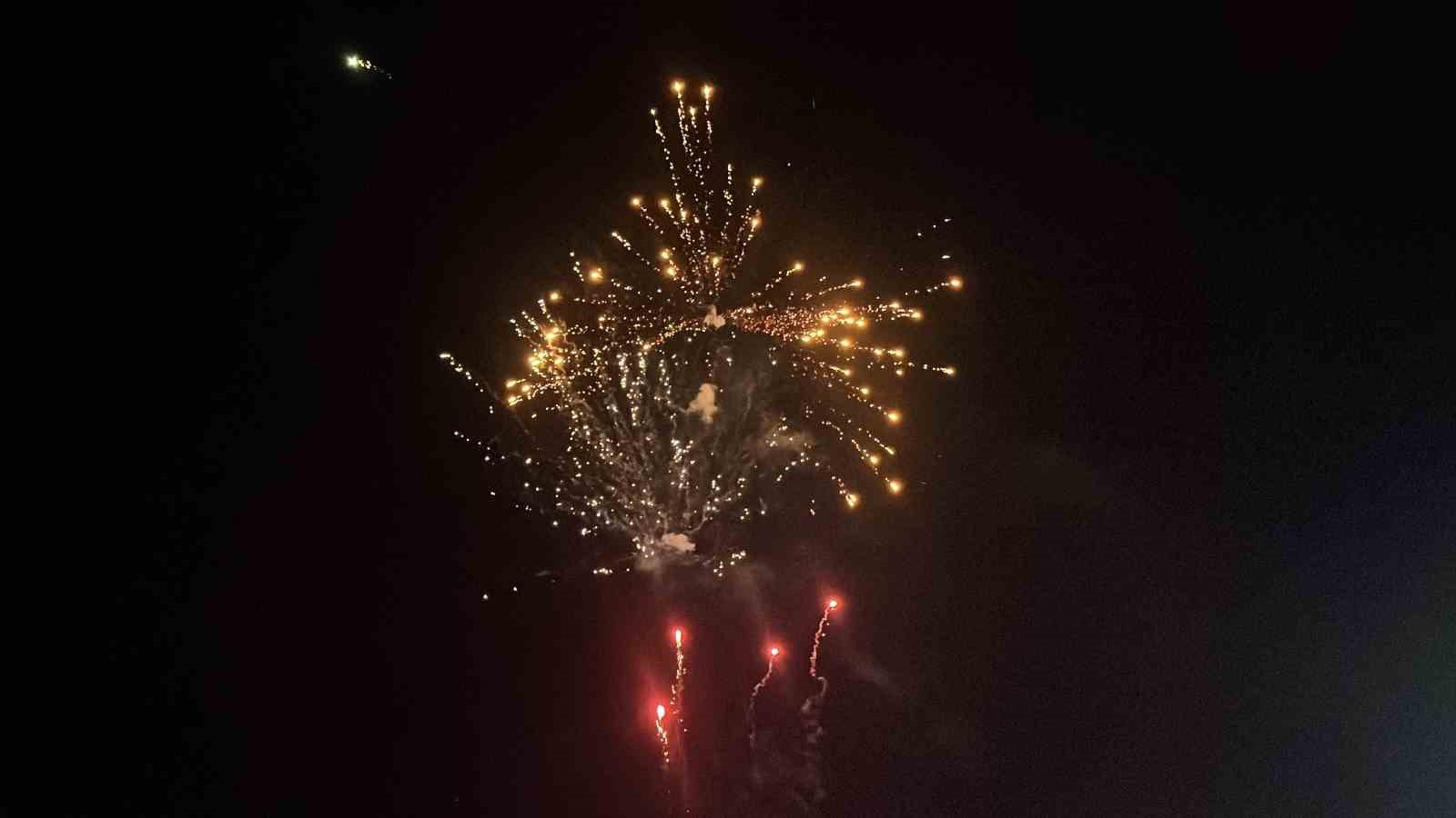 corumda festival coskusu havai fisek gosterisiyle zirveye cikti 3 ZQ9SgvmY