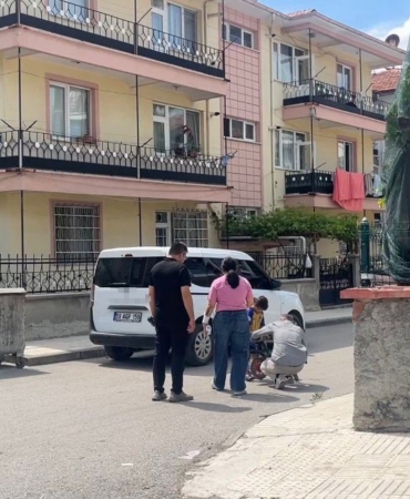 corumda-genc-kadin-tartistigi-anne-ve-babasini-bicakla-rehin-aldi-AjCZ4X8L.jpg