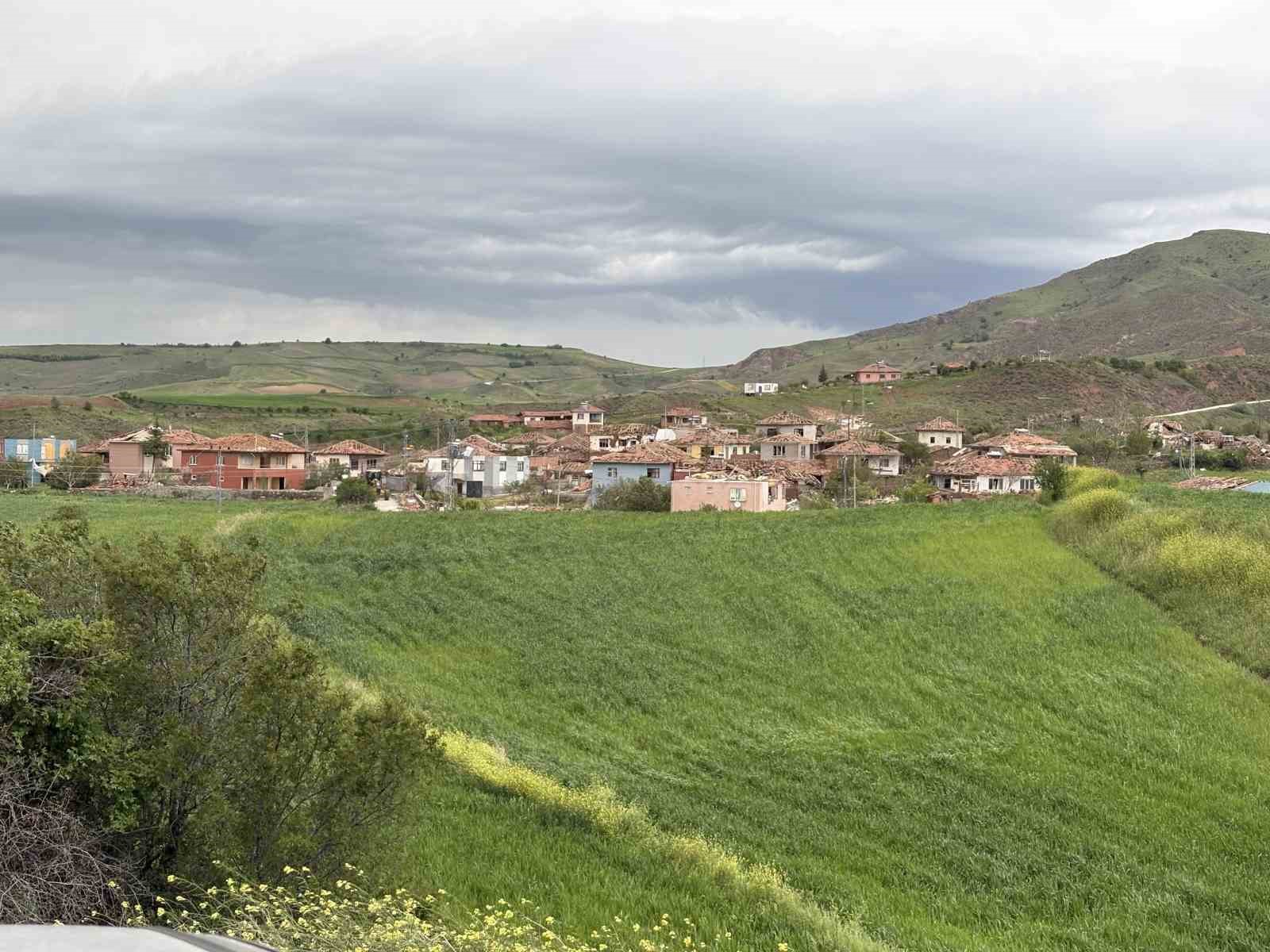 corumda hortumun vurdugu koydeki vatandas o anlari anlatti deprem oldu sandim 1