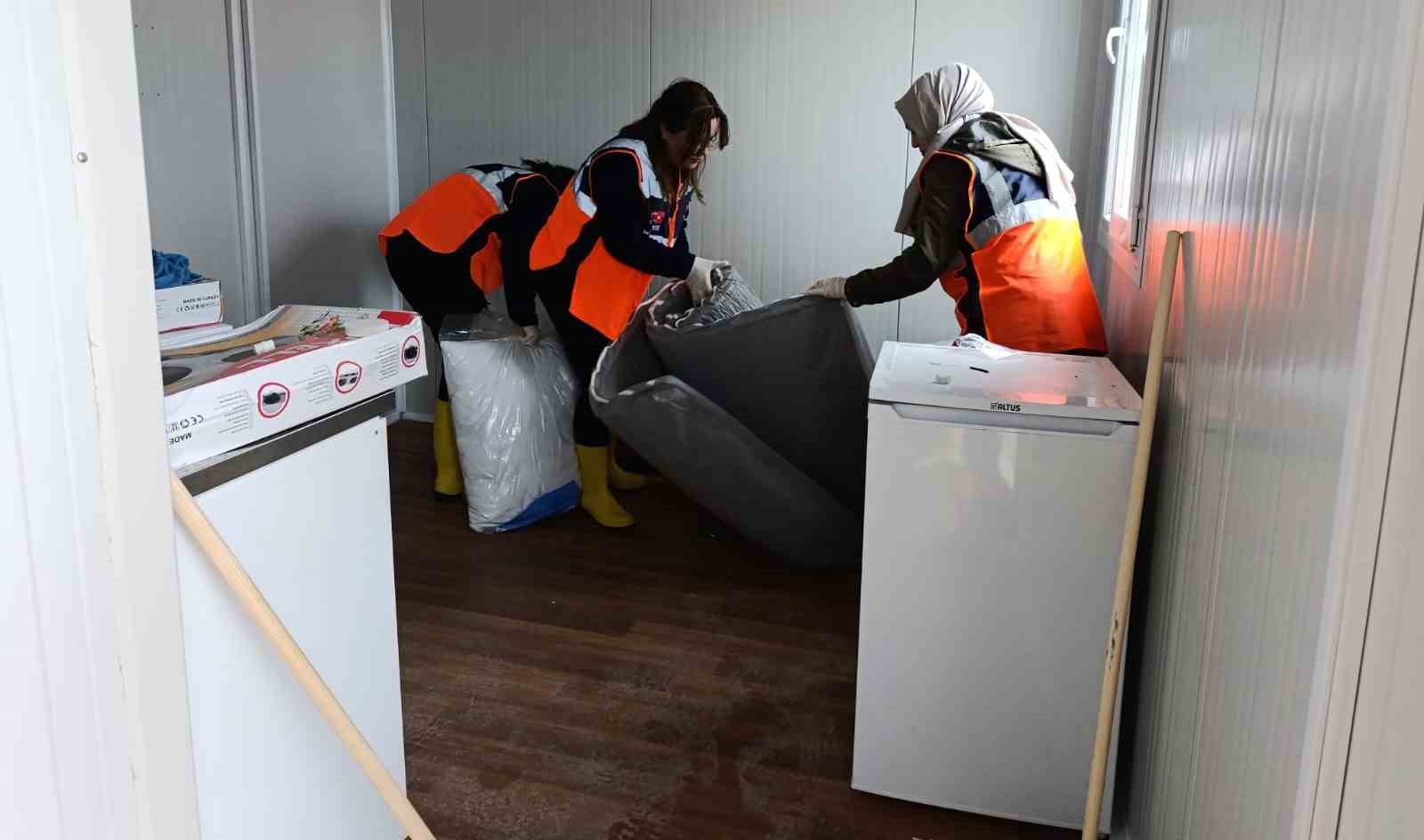 corumda hortumun vurdugu koylerde afetzedeler icin yasam konteynerleri kuruldu 4 zjLmQczG