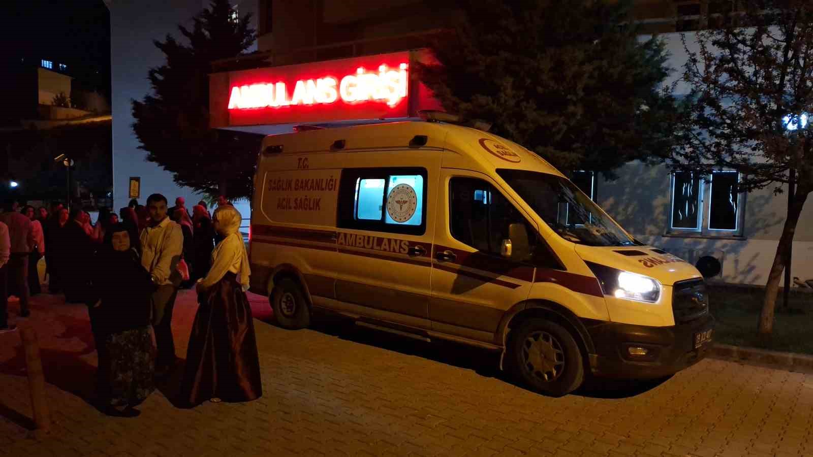 corumda iki otomobil carpisti 1i agir 7 yarali 10 K4wr7DEB