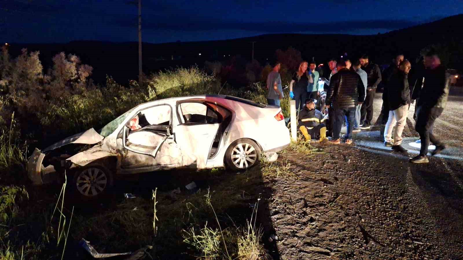 corumda iki otomobil carpisti 1i agir 7 yarali 2 siiNuaHM