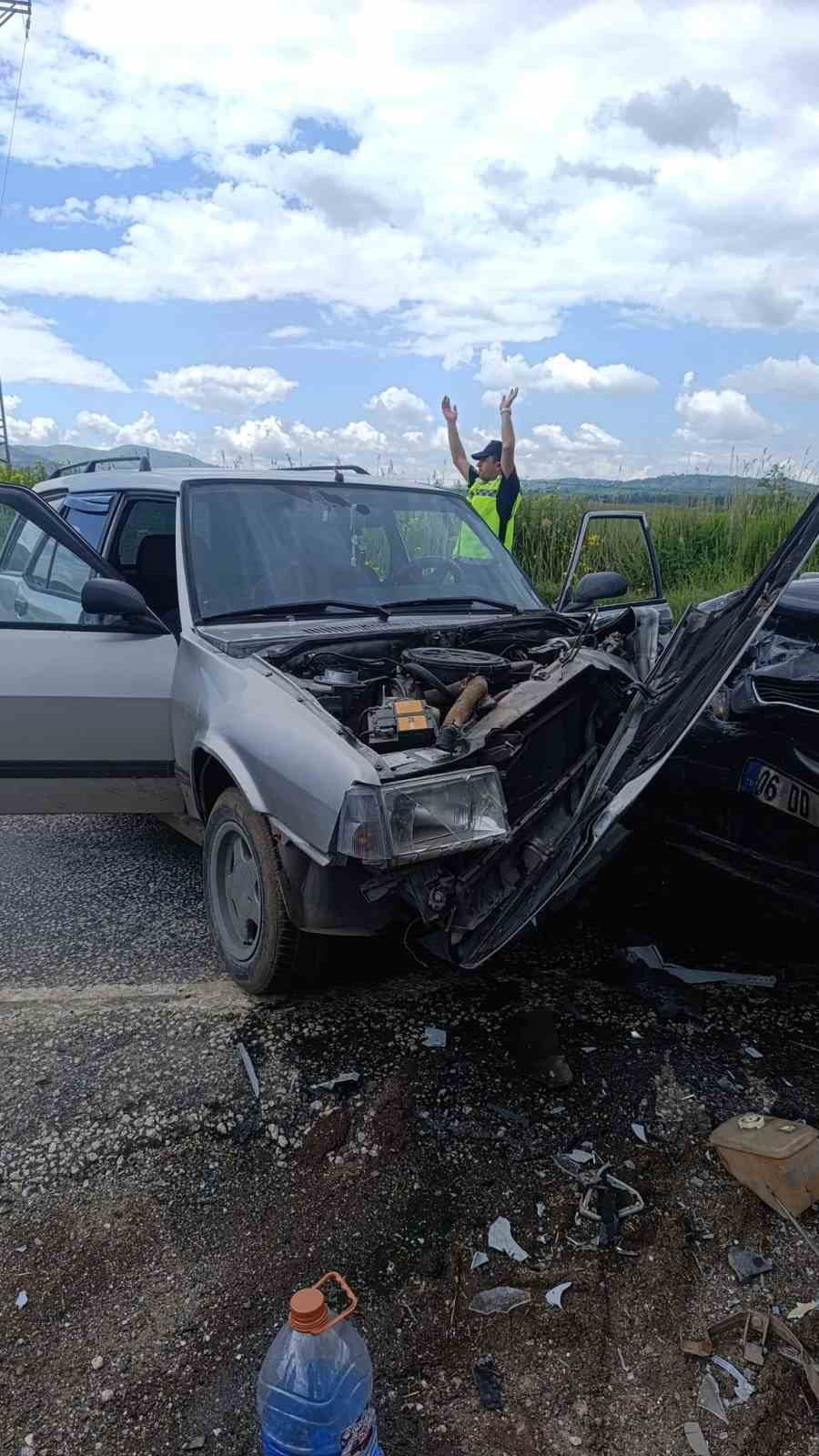 Çorum’da iki otomobil çarpıştı: 3 yaralı 5 corumda iki otomobil carpisti 3 yarali 1