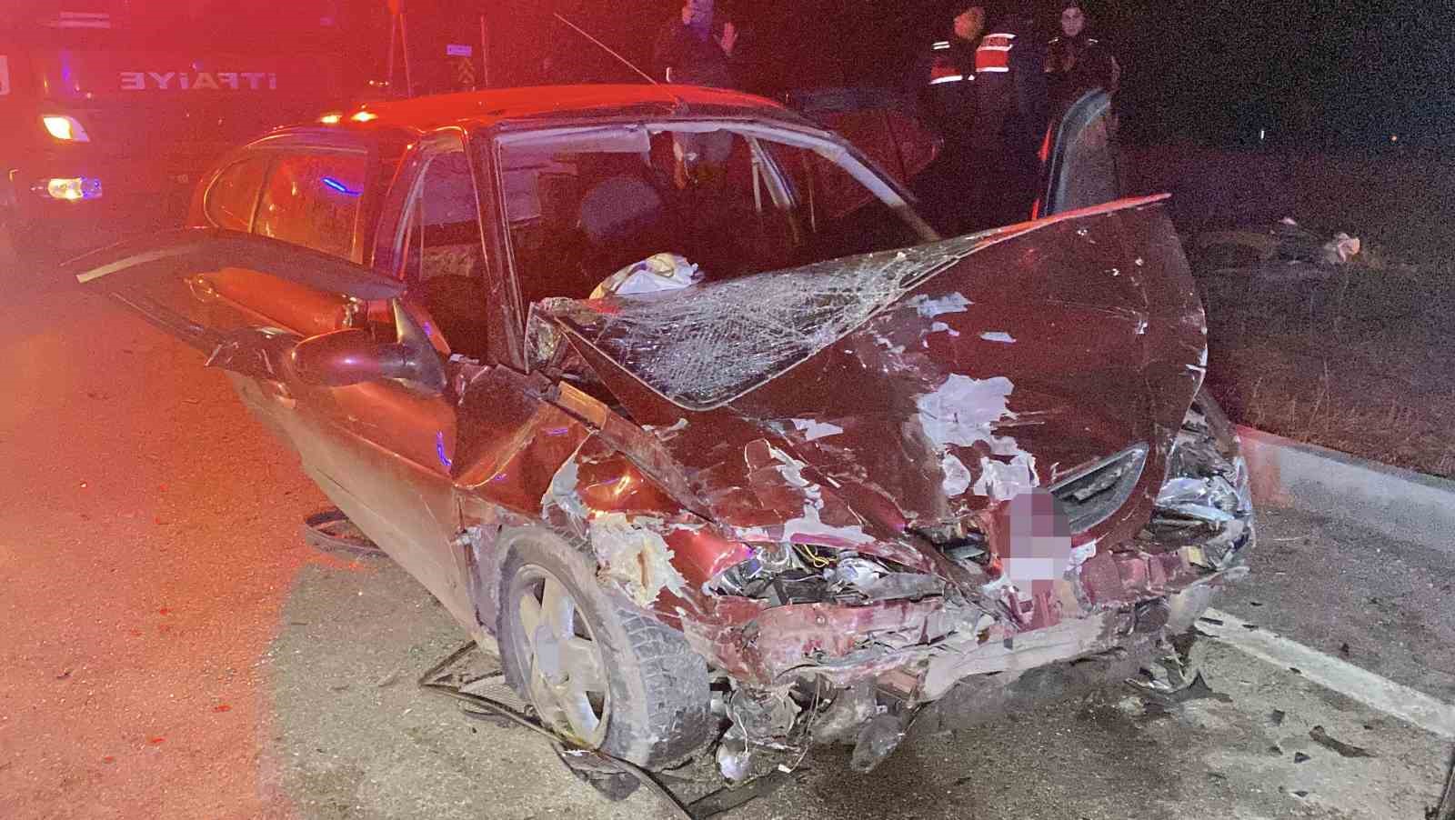 corumda iki otomobil carpisti 8 yarali 1 kAuwO55a