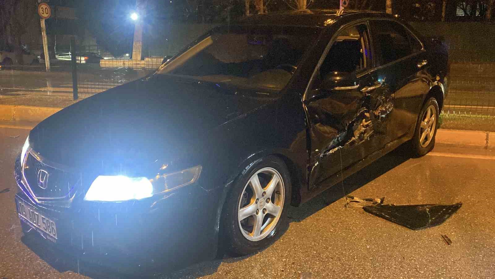 corumda iki otomobil carpisti anne ve oglu yaralandi 4 ykrhRjJr