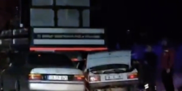 corumda-iki-otomobil-park-halindeki-vince-carpti-1-olu-1-yarali-2YZOQukK.jpg