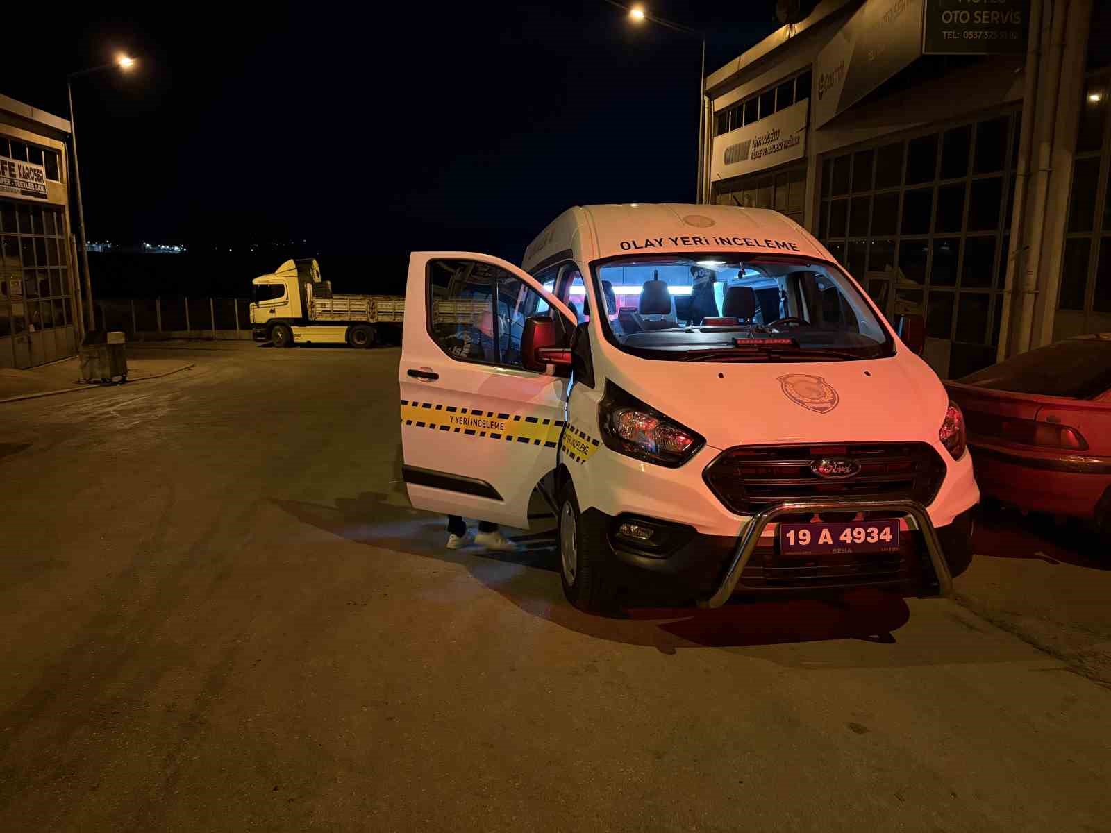 corumda is yerinde bicakli kavga 2 yarali 2 VTVlG18t