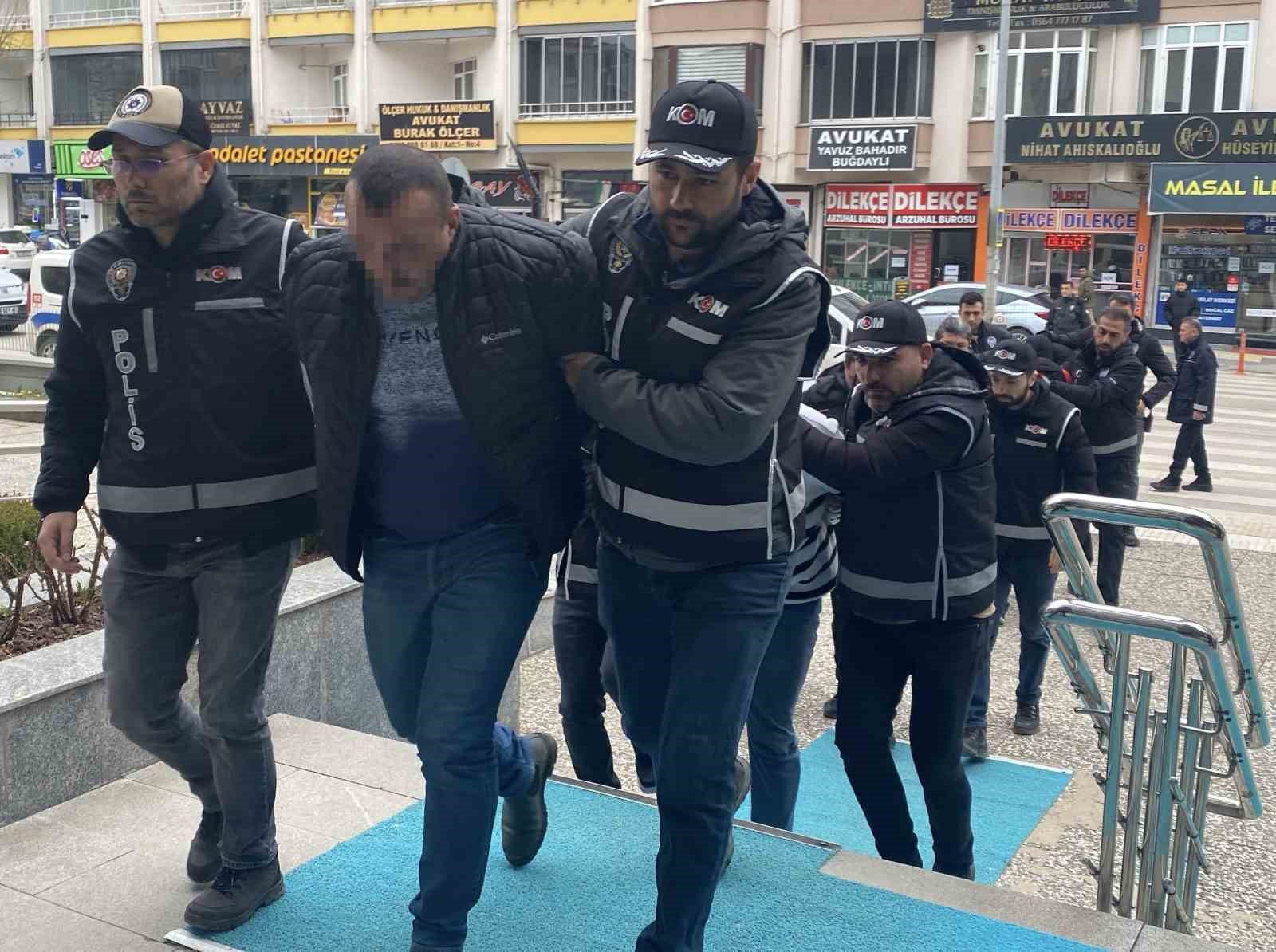 corumda is yerine silahli saldiri duzenleyen 6 kisi tutuklandi 0