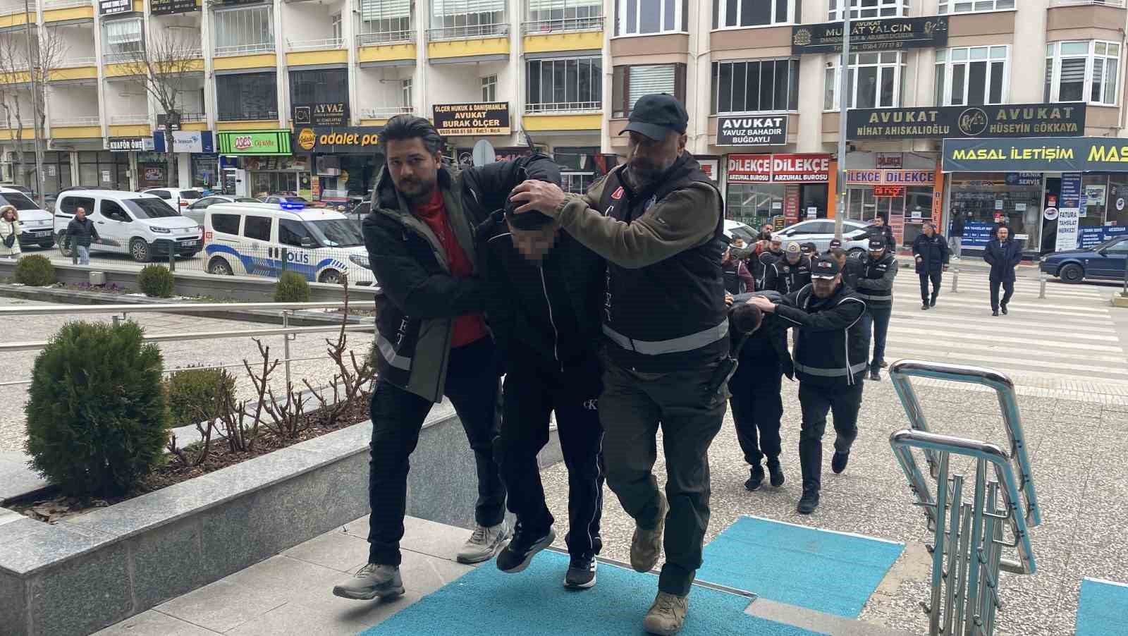 corumda is yerlerine silahli saldiri duzenleyen 8 kisi gozaltina alindi 0