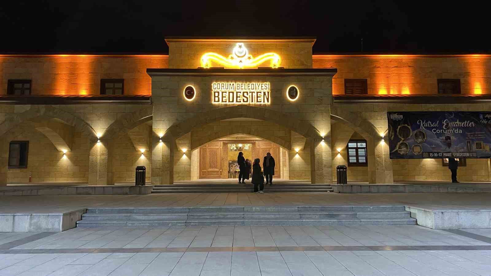corumda kadir gecesinde kutsal emanetlere yogun ilgi 2 kEvTnFye