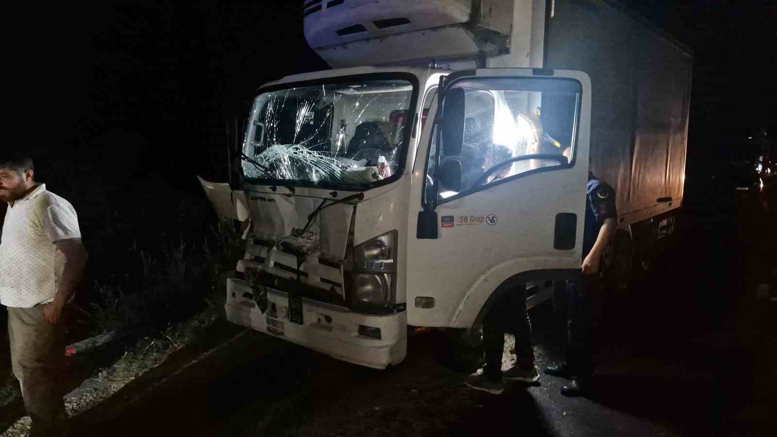 Çorum’da kamyon ile traktör çarpıştı: 1 ölü, 2 yaralı 5 corumda kamyon ile traktor carpisti 1 olu 2 yarali 1 WIU18E8p