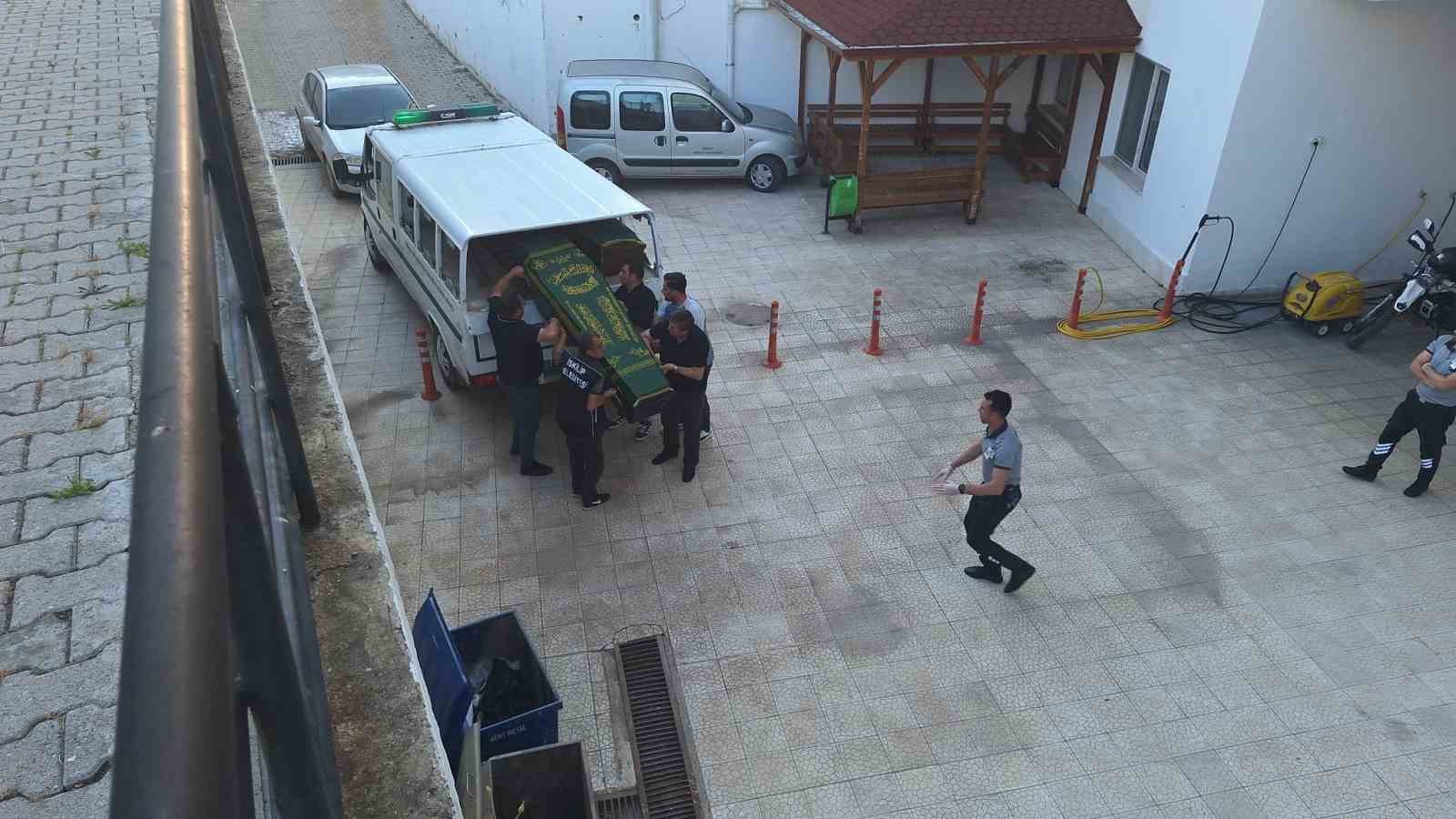 Çorum’da kamyonla çarpışan motosikletin sürücüsü hayatını kaybetti 5 corumda kamyonla carpisan motosikletin surucusu hayatini kaybetti 1 aXdH1cHV