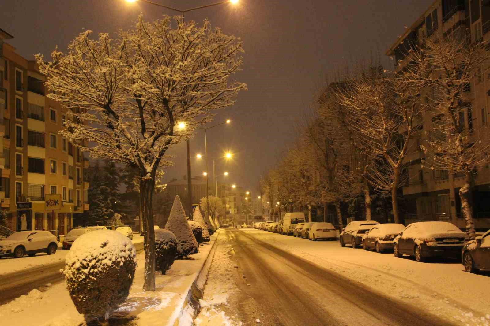 corumda kar etkisini gostermeye basladi kent merkezi beyaza burundu 1 gUeZn8u7