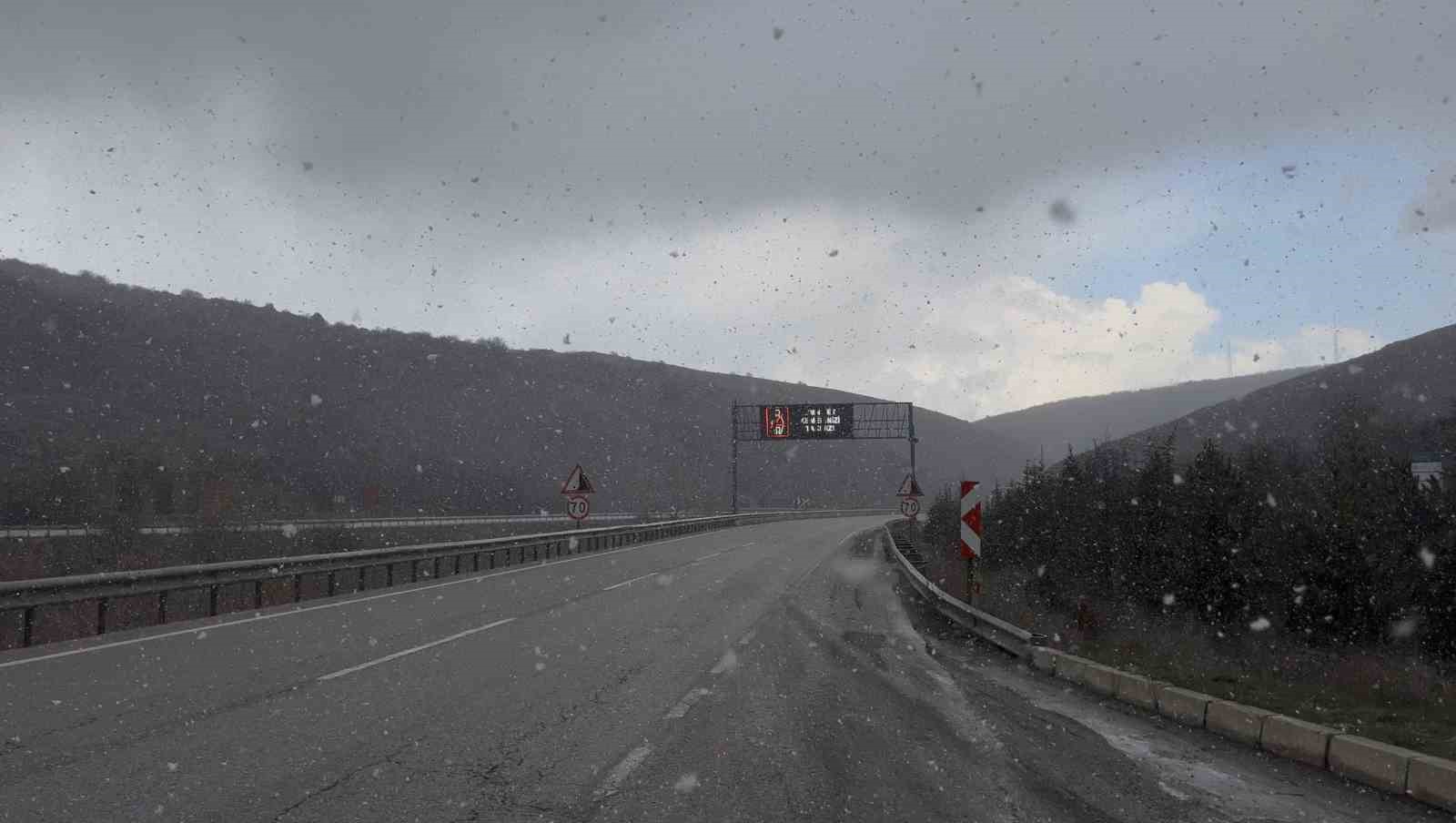 corumda kar yagisi etkili oluyor 2 NwUyeFs8