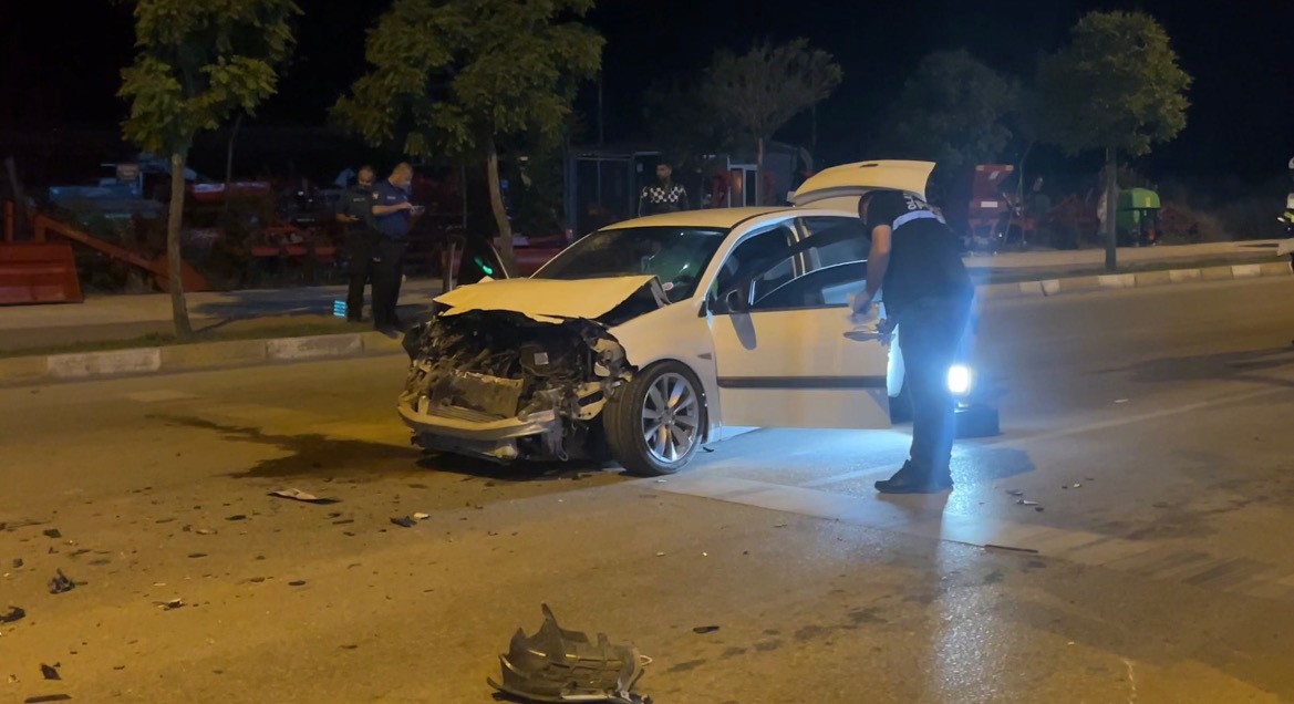 corumda kazaya karisan surucu aracini birakip kacti 2 1vDsu2DJ