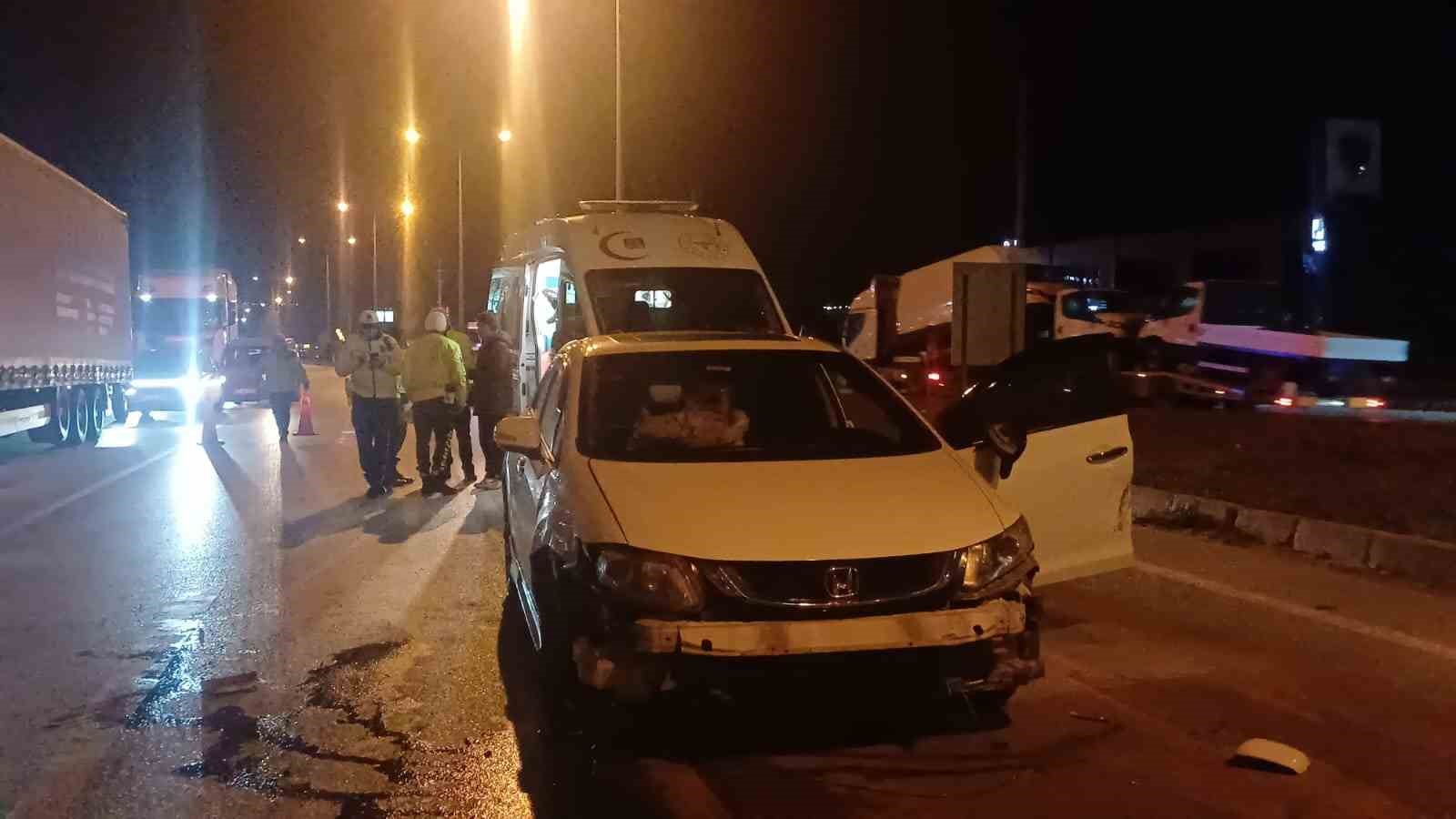 corumda kirmizi isikta zincirleme kaza 2 jandarma personeli yaralandi 5 t9eGa1W8