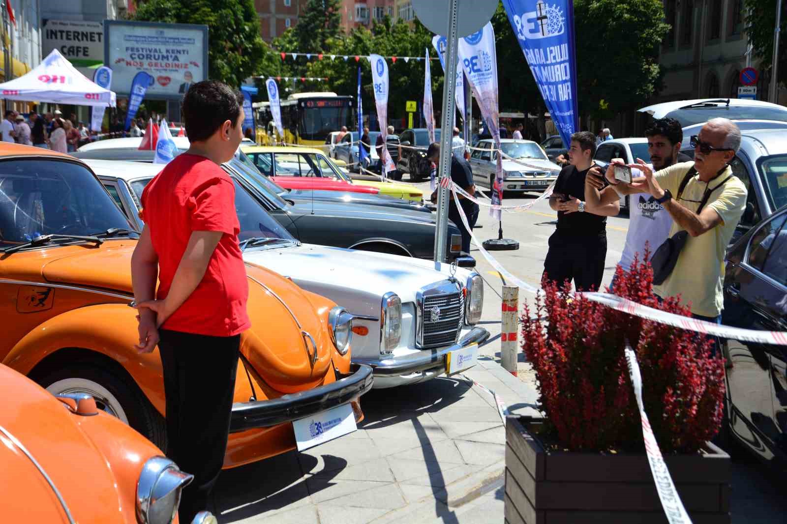 corumda klasik otomobil ruzgari vatandaslar buyuk ilgi gosterdi 7 4Jmr8St2