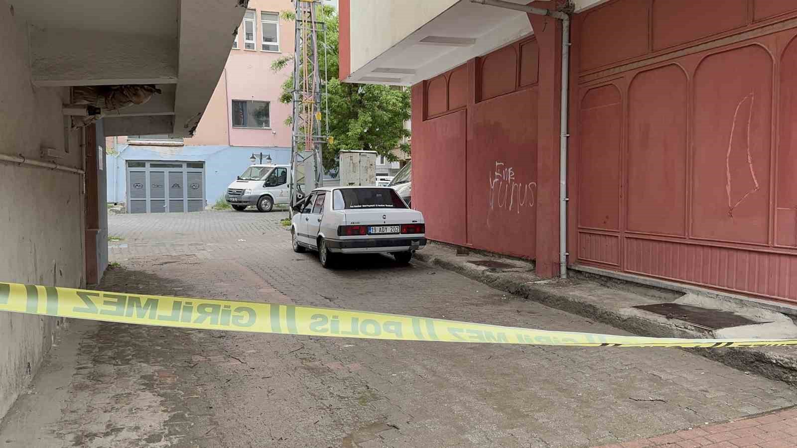 corumda kuzenlerin kavgasi kanli bitti 1 yarali 0