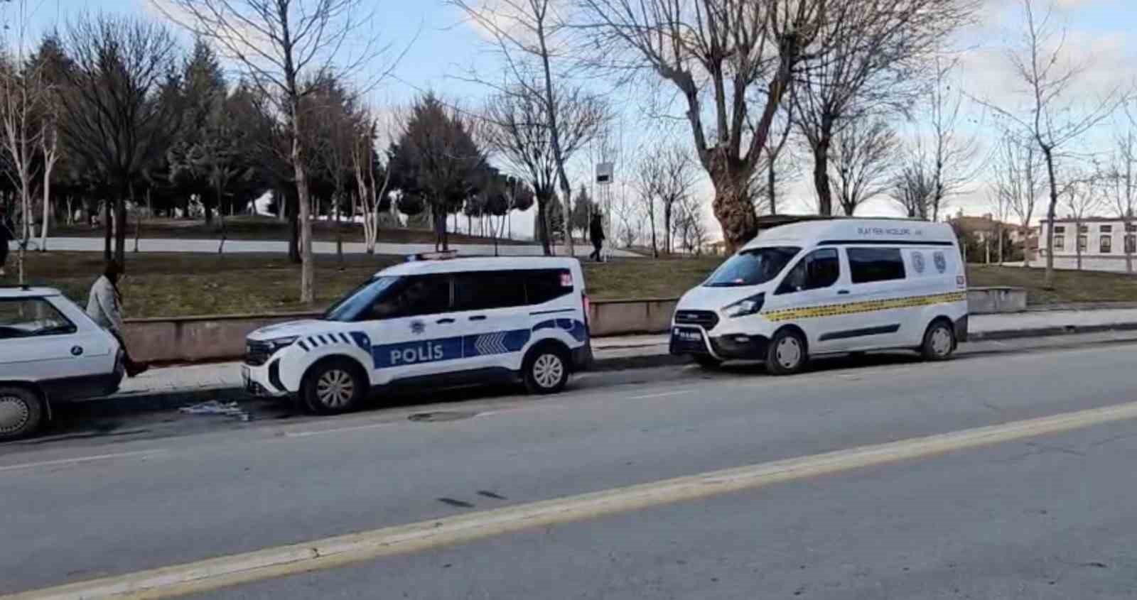 corumda motosiklet yasli kadina carpti 2 yarali 3