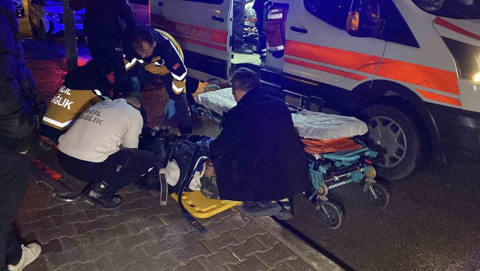 corumda motosiklet yayaya carpti 2 yarali 1 GGIEmFUj