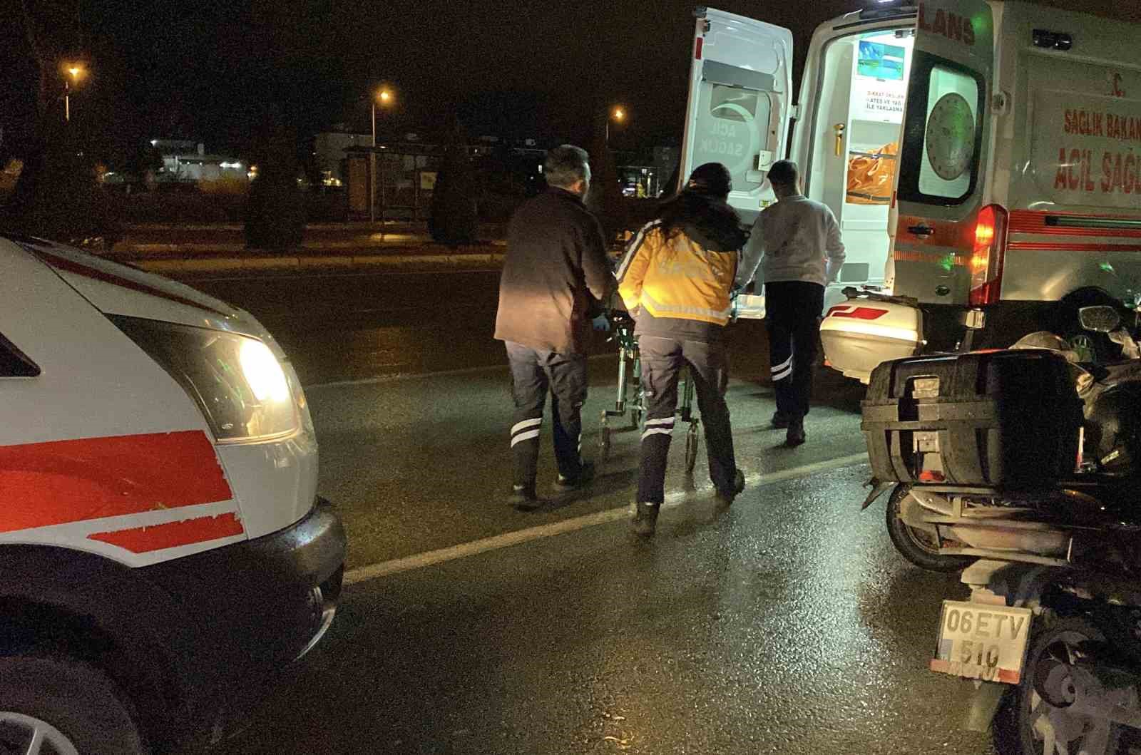 corumda motosiklet yayaya carpti 2 yarali 2 tqO66cI9