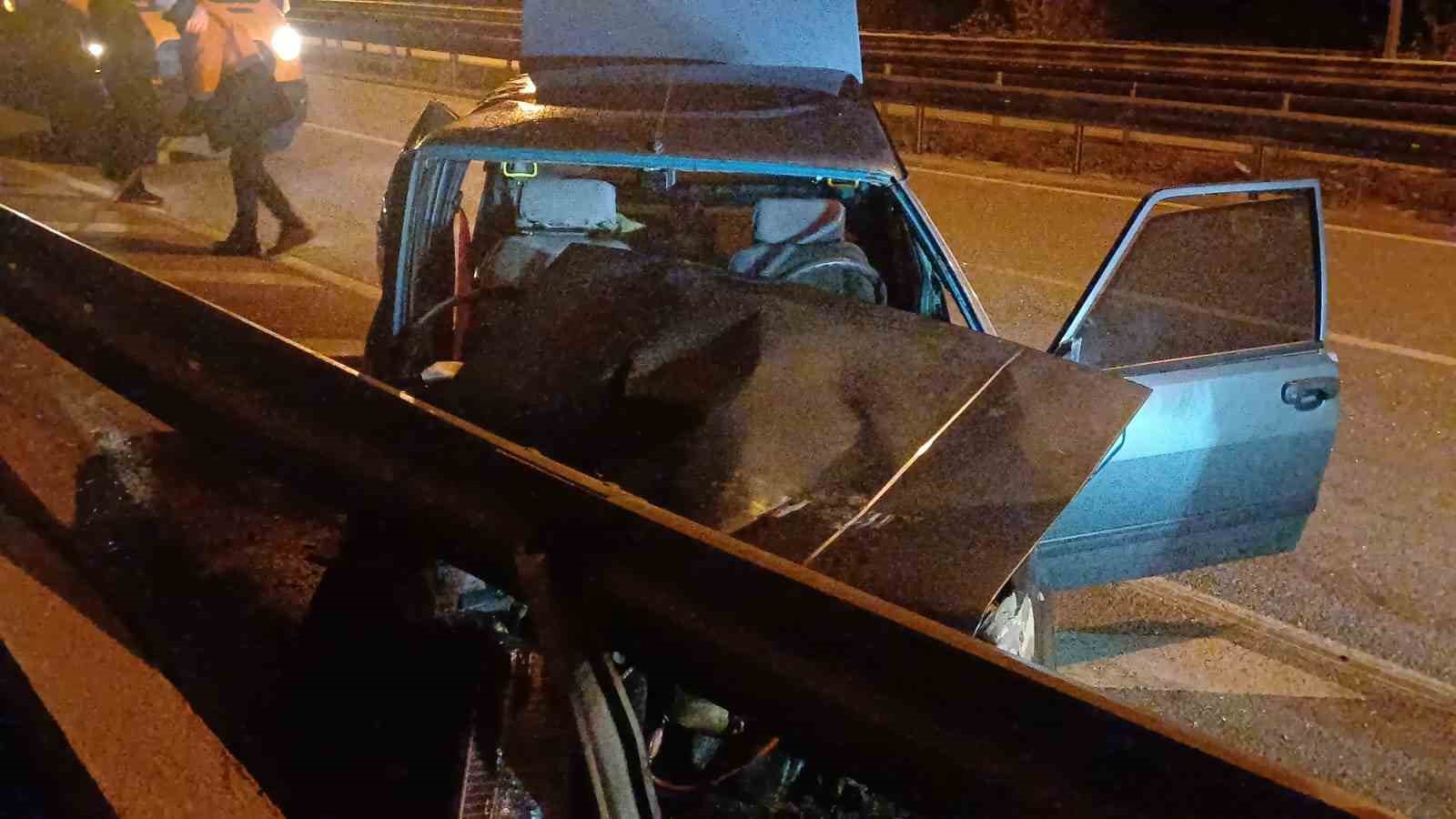 corumda otomobil bariyerlere carpti 1 yarali 1 5y7h2gM3