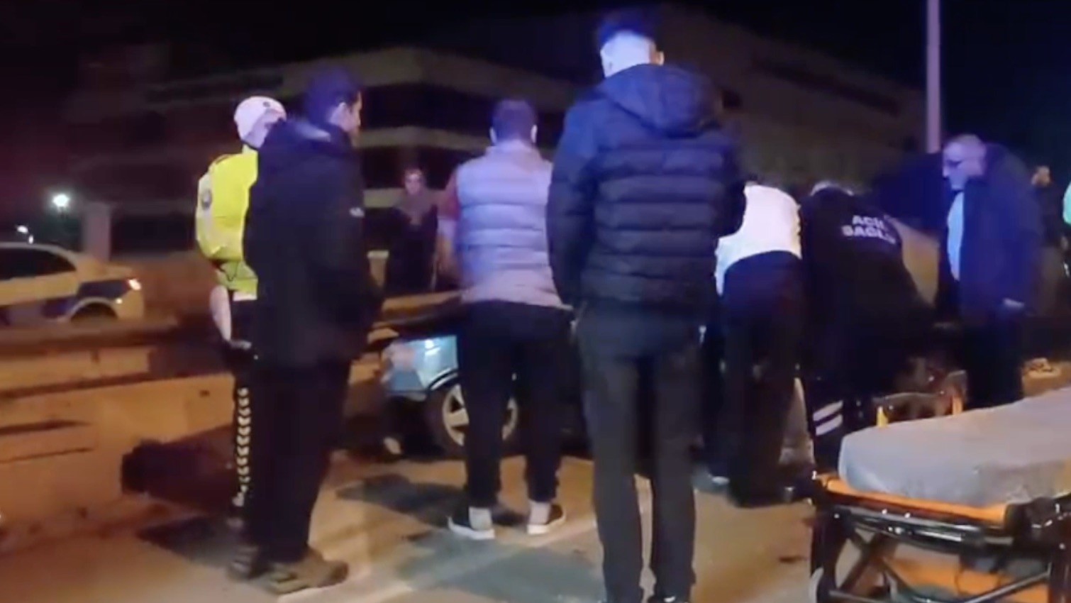 corumda otomobil bariyerlere carpti 1 yarali 2 iCAcwyqL