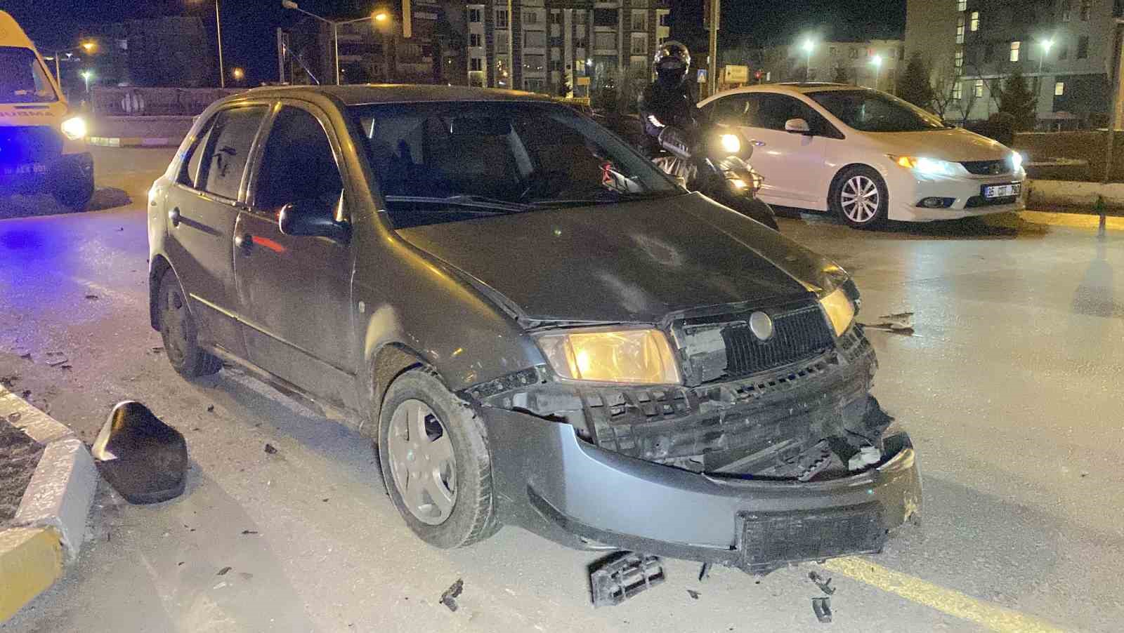 corumda otomobil ile motosiklet carpisti 1 yarali 2 4FtRDFmu